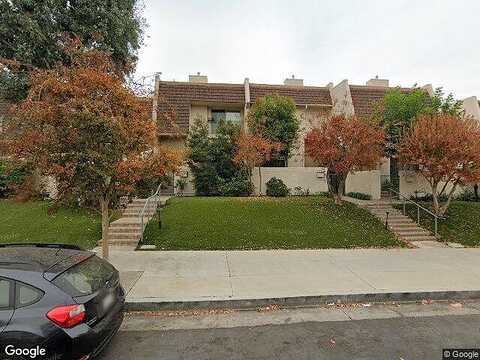 Randi, WOODLAND HILLS, CA 91367