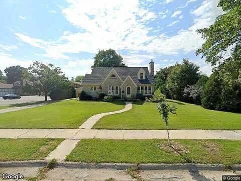 Grand, THIENSVILLE, WI 53092