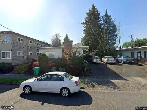 Ne Hoyt St, Portland, OR 97232