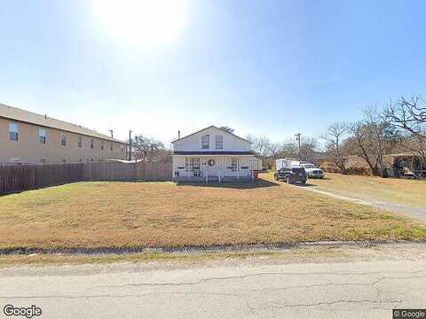 W Avenue E, Robstown, TX 78380