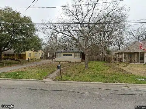 Maple, LOCKHART, TX 78644
