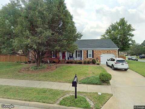 Gloria, CHESAPEAKE, VA 23322