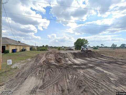 19Th, LEHIGH ACRES, FL 33976