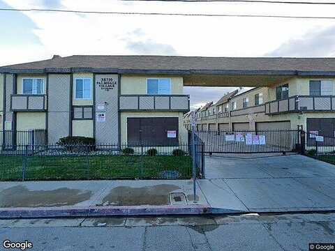 10Th, PALMDALE, CA 93550