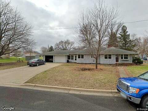 Court, GAYLORD, MN 55334