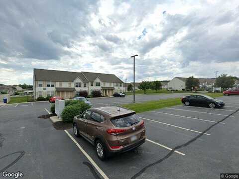 Buttonwood Ln, York, PA 17406