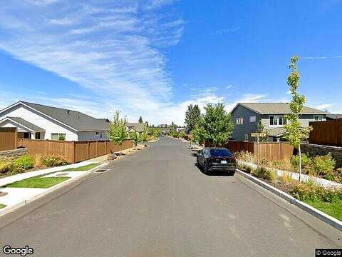 Se Ambassador Dr, Bend, OR 97702