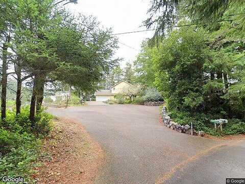Russell Dr, Florence, OR 97439