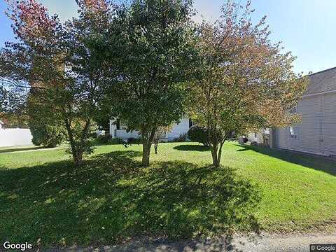 Maple, PECKVILLE, PA 18452