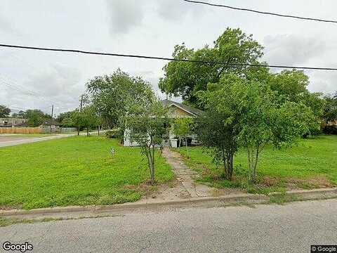 E 4Th St, Alice, TX 78332
