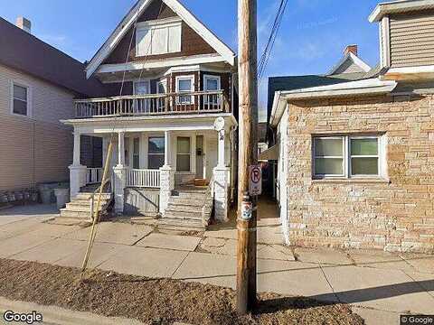 Locust, MILWAUKEE, WI 53212