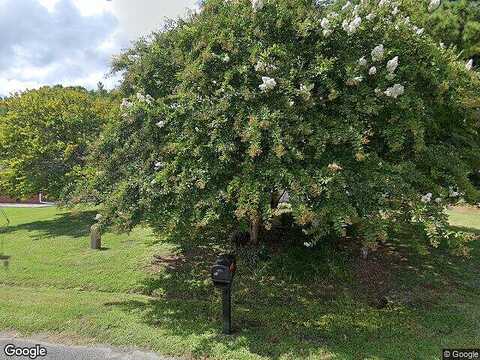 Southwind Dr, Mathews, VA 23109