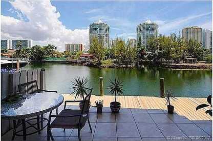 Poinciana Dr, Sunny Isles Beach, FL 33160