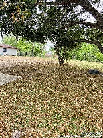 E Baxter St, Seguin, TX 78155
