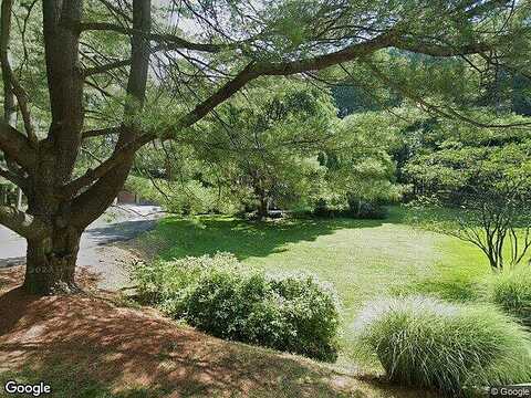 Top Of The Oaks, CHADDS FORD, PA 19317