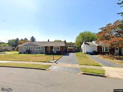 N Bent Ln, ASTON, PA 19014