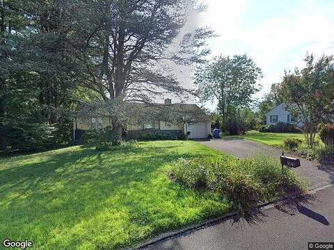 Prichard Ln, Wallingford, PA 19086