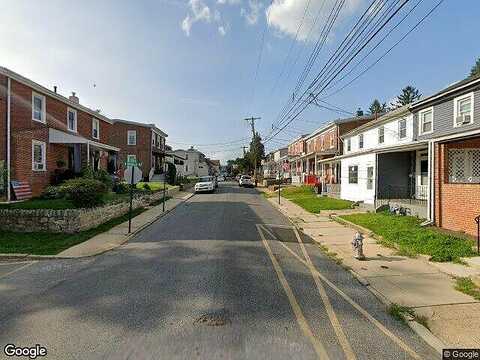 S Sycamore Ave, Clifton Heights, PA 19018