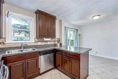Lenoir, NORFOLK, VA 23513