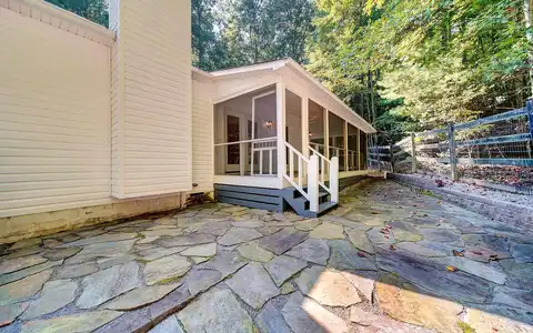Violet, BLAIRSVILLE, GA 30512