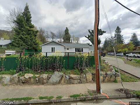 10Th, GRANTS PASS, OR 97526