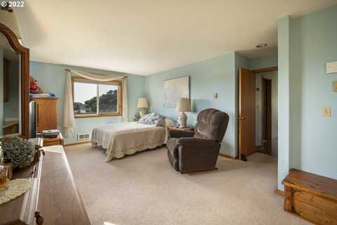 Beach Loop, BANDON, OR 97411