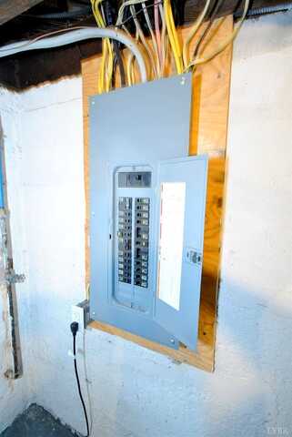 Alabama, LYNCHBURG, VA 24502