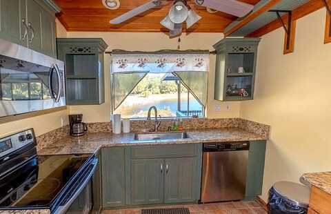Roys, STEINHATCHEE, FL 32359