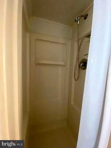 Wayne, UPPER DARBY, PA 19082