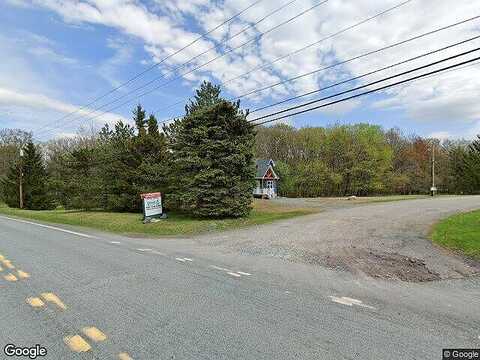 Lakeville Court, Lakeville, PA 18438