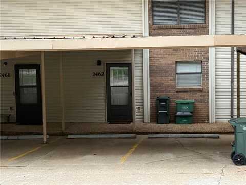 2462 E Kantz LN, Fayetteville, AR 72703