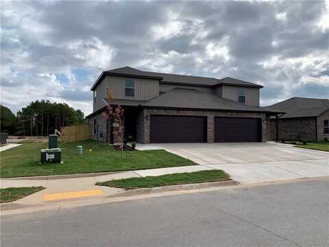 400 Red Robin ST, Centerton, AR 72719