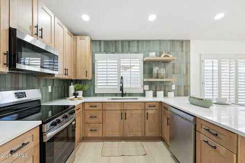 3050 E PONTIAC Drive, Phoenix, AZ 85050