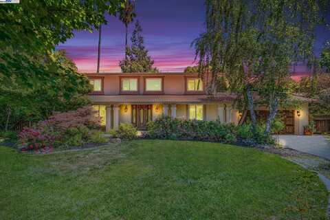 38 Barcelona Pl, Danville, CA 94526
