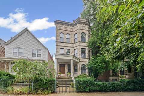 4537 N. Greenview Avenue, Chicago, IL 60640