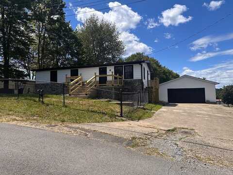 324 Ridge Avenue, MIDWAY, WV 25878