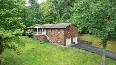 1601 Round Hill Rd, OAK HILL, WV 25901