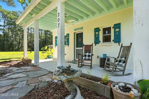 207 Goethe Hill Road, Beaufort, SC 29906