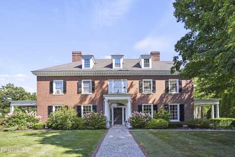 89 Crofut St, Pittsfield, MA 01201