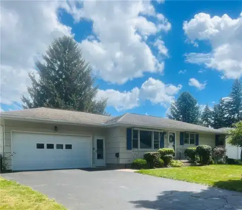 138 Andrea Lane, Irondequoit, NY 14609