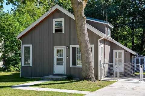 1029 GRANT STREET, TRAVERSE CITY, MI 49686