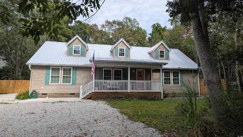 96 Massick Ln., Pawleys Island, SC 29585