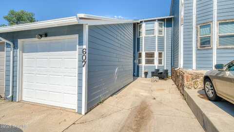 607 Overdale Dr -, Gillette, WY 82718