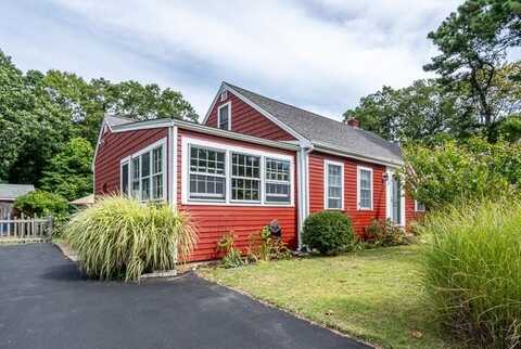 28 Bumpus Road, Hyannis, MA 02601