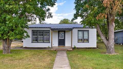 310 W College Ave, Mason, TX 76856