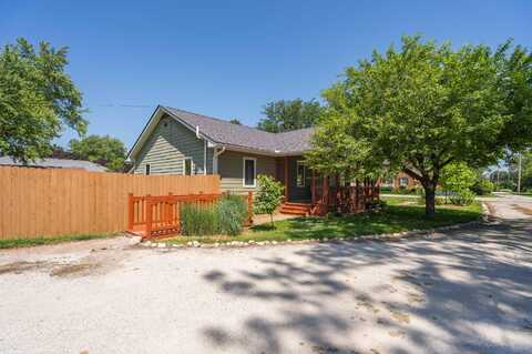 1704 Maple Street, Dallas Center, IA 50063
