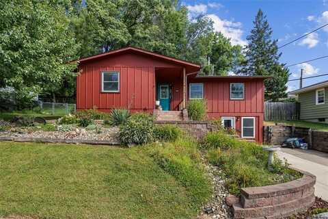 3512 Bel Air Drive SE, Cedar Rapids, IA 52403