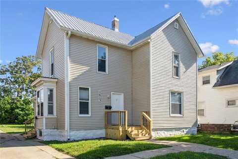 1613 A Avenue NE, Cedar Rapids, IA 52402