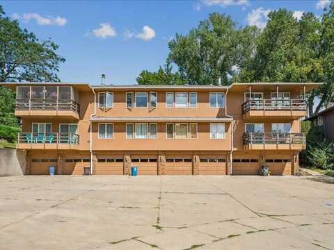 1724 Pikes Peak Court NE, Cedar Rapids, IA 52402