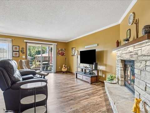 1724 Pikes Peak Court NE, Cedar Rapids, IA 52402